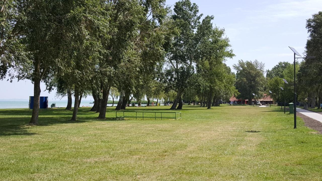 Lelle Resort B20 Balatonlelle Exteriér fotografie