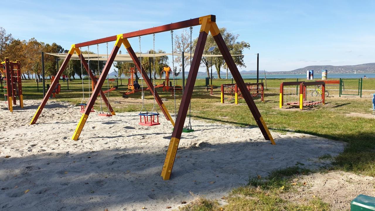 Lelle Resort B20 Balatonlelle Exteriér fotografie